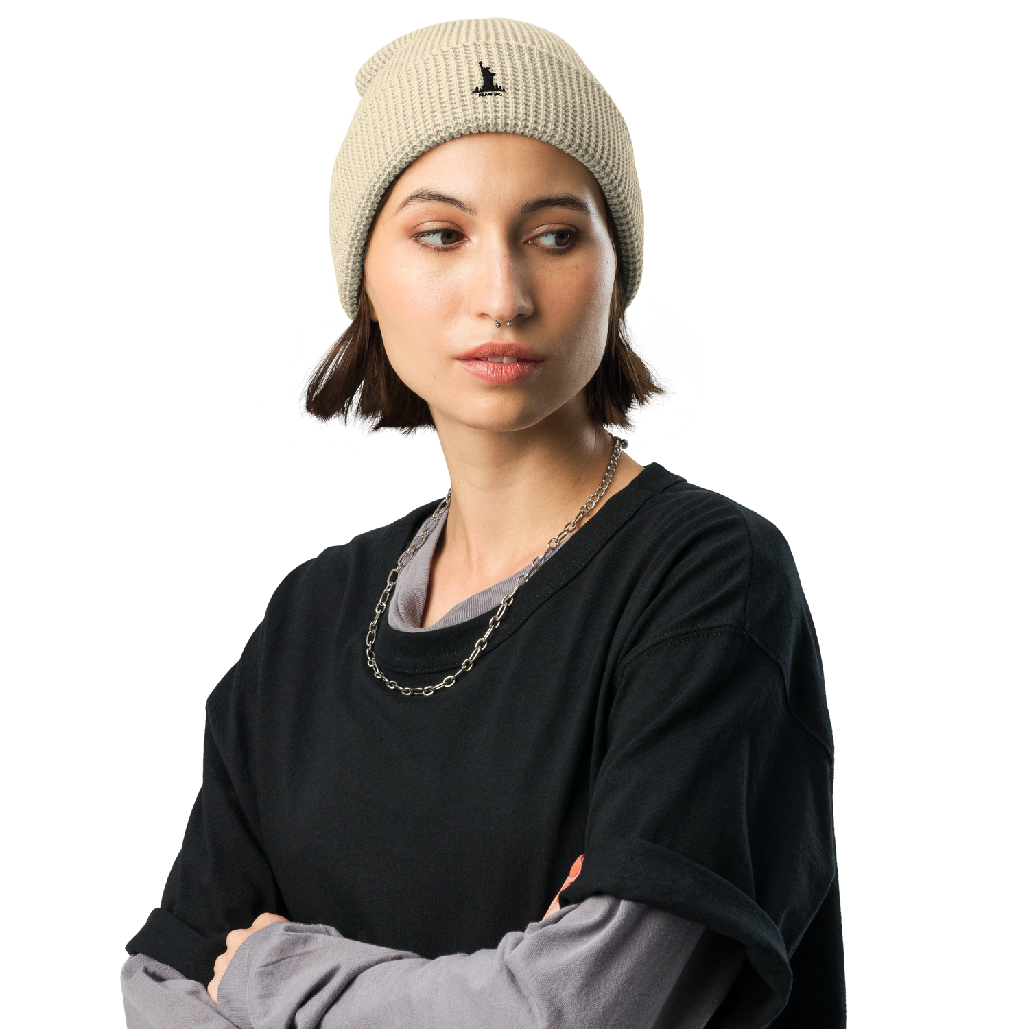 Classic Cuffed Beanie with Statue of Liberty Embroidery - Perfect Winter Accessory