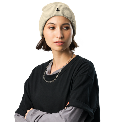 Classic Cuffed Beanie with Statue of Liberty Embroidery - Perfect Winter Accessory
